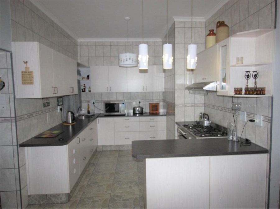 To Let 3 Bedroom Property for Rent in Laaiplek Western Cape